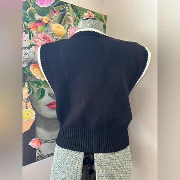 NWOT SUMMER DAISY KNIT TANK. Sz. M. VERSATILE, LIGHTWEIGHT, STYLISH. - Picture 4 of 8